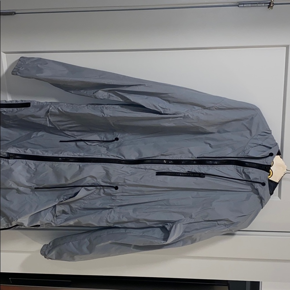Elongated Wind Breaker